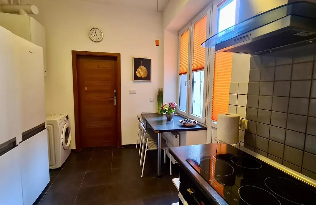 Hostel Moderna Rest-1