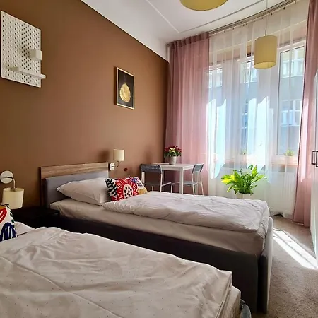 Hostel Moderna Rest-2